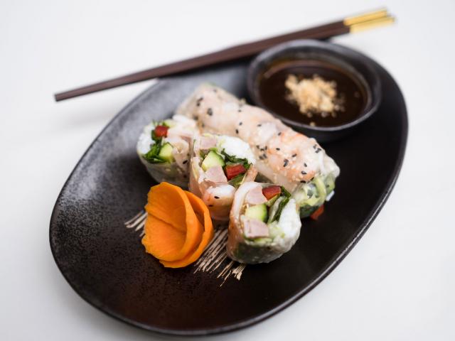 1. Čerstvé letní závitky s krevetami (2 ks)